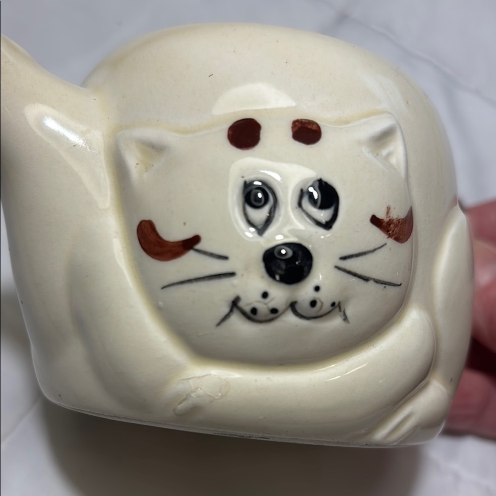 Vintage Cat-themed Ceramic Coffee or Tea Creamer Dish - Picture 8 of 9
